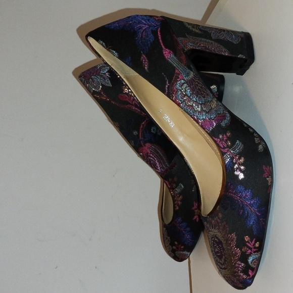 Bloom & Co Floral Pattern Heel - Picture 6 of 11